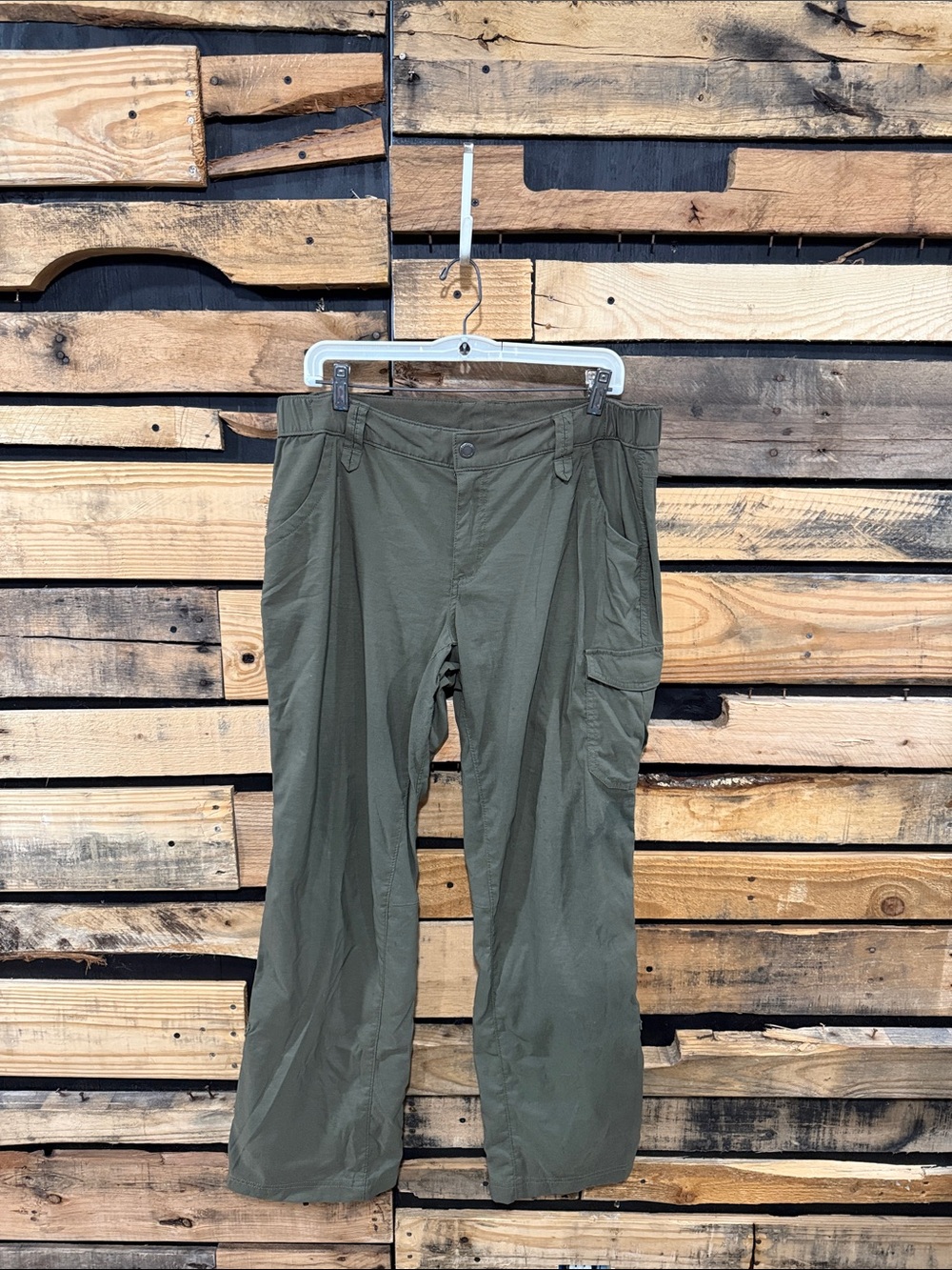 Duluth Trading Co Women's DuluthFlex Dry on the Fly
Convertible Bootcut Pants 14